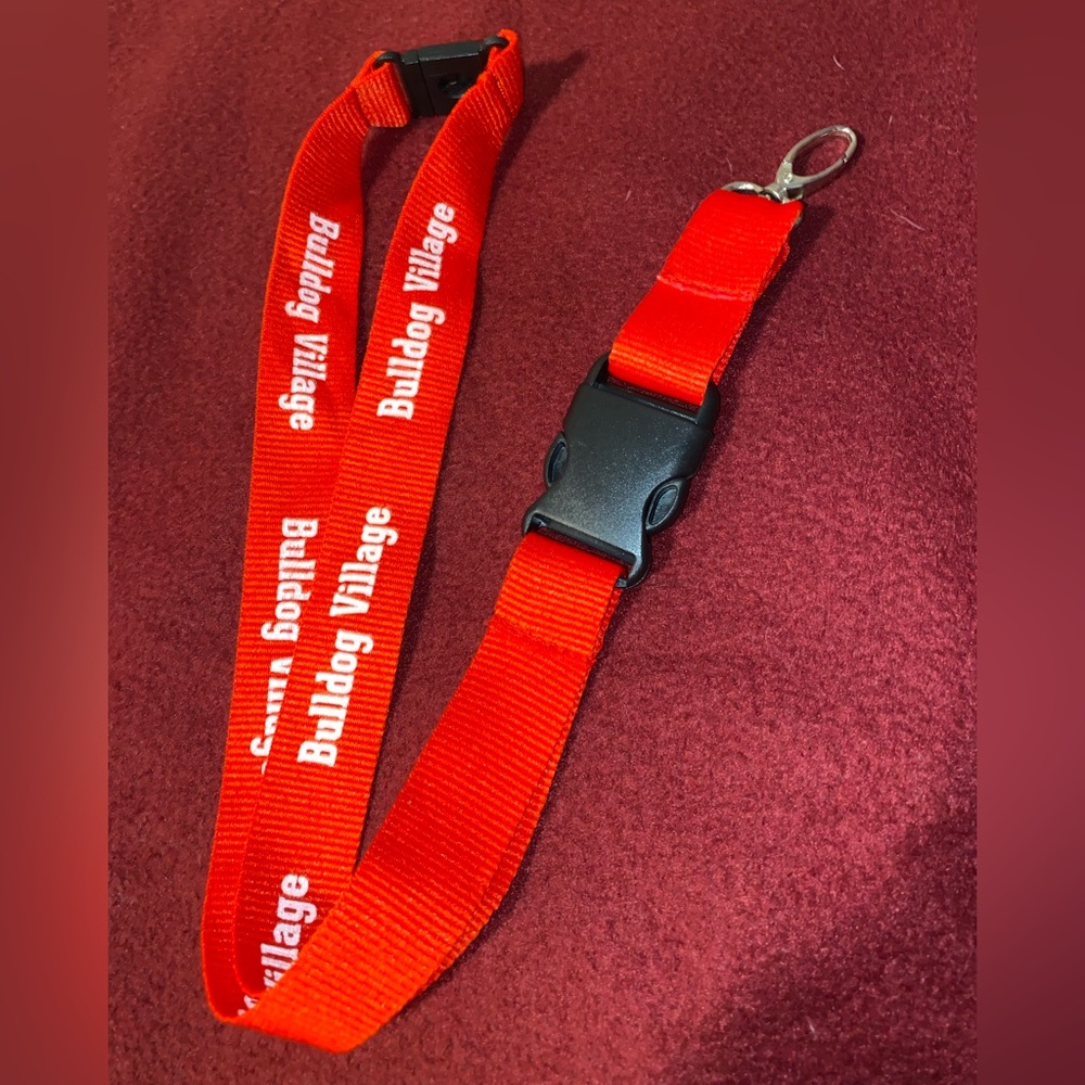 BULLDOGVILLAGE red lanyard